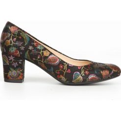 Czółenka na 6 cm słupku - skóra naturalna - model 742 - kolor czarne liście. Czarne czółenka damskie Zapato, bez wzorów, ze skóry, bez obcasa, na słupku. Za 319,00 zł.