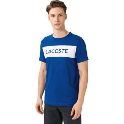 Lacoste Koszulka Niebieski. Niebieskie podkoszulki męskie Lacoste, l, z nadrukiem, z bawełny, z krótkim rękawem. Za 219,95 zł.