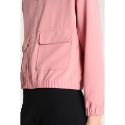 Kurtki damskie: Lacoste LIVE Kurtka wiosenna romantique