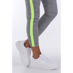 Białe buty sportowe creepersy sznurowane casu 02001(d0619). Białe buty sportowe damskie Casu, bez wzorów, sportowe. Za 79,99 zł.