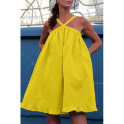 Sukienka MARENSIA YELLOW. Żółte sukienki damskie IVET, na co dzień, na lato, bez wzorów, bez kołnierzyka, z krótkim rękawem, krótkie, mini. W wyprzedaży za 79,00 zł.