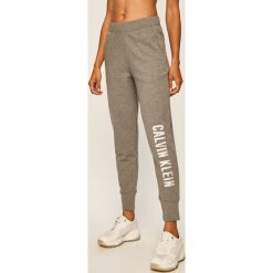 Calvin Klein Performance - Spodnie. Szare spodnie damskie Calvin Klein Performance, s, z bawełny. Za 329,90 zł.