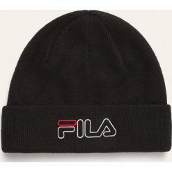 Fila - Czapka. Czerwone czapki męskie Fila, bez wzorów, z bawełny. W wyprzedaży za 59,90 zł.
