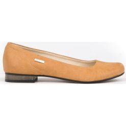Klasyczne baleriny na obcasie - skóra naturalna - model 008 - kolor camelowy. Szare baleriny damskie Zapato, bez wzorów, ze skóry, eleganckie, na niskim obcasie, na obcasie. W wyprzedaży za 239,20 zł.