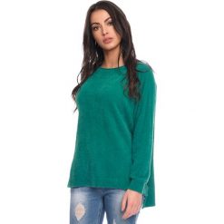 Sweter "Rina" w kolorze zielonym. Zielone swetry damskie Scarlet Jones, l, bez wzorów, bez rękawów, bez kaptura. W wyprzedaży za 169,95 zł.