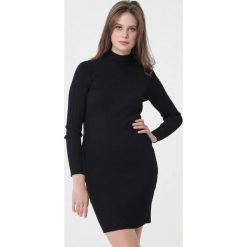 Czarna Sukienka Inch. Czarne sukienki damskie Born2be, na zimę, s, bez wzorów, z dzianiny, eleganckie, z golfem, bez rękawów, długie, mini, dopasowane. Za 99,99 zł.