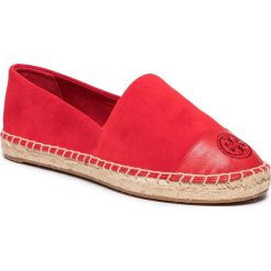 Espadryle TORY BURCH - Color Block Flat Espadrille 60511 Ruby Red/Ruby Red 638. Czerwone espadryle damskie Tory Burch, bez wzorów, ze skóry, bez obcasa, na płaskiej podeszwie. Za 839,00 zł.