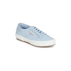 Buty Superga 2750 CLASSIC. Niebieskie trampki i tenisówki damskie Superga, bez wzorów, bez zapięcia. Za 259,00 zł.