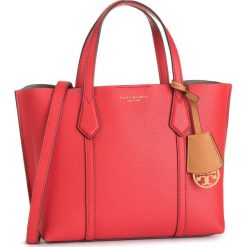 Torebka TORY BURCH - Perry Smal Triple - Compartment Tote 56249 Brilliant Red 612. Czerwone torebki klasyczne damskie Tory Burch, bez wzorów, ze skóry, klasyczne, bez dodatków. Za 1269,00 zł.