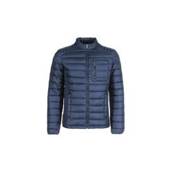 Kurtki pikowane Guess CLOEA. Niebieskie kurtki męskie Guess, s, z aplikacjami, bez kaptura. Za 426,80 zł.