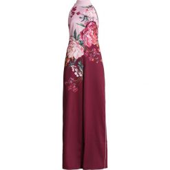 Ted Baker QURAL SERENITY HALTERNECK Kombinezon maroon. Czerwone kombinezony damskie marki Ted Baker, z elastanu. Za 999,00 zł.