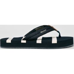 Gant - Japonki St Bart. Niebieskie klapki damskie GANT, bez wzorów, ze skóry, bez obcasa, na obcasie. W wyprzedaży za 139,90 zł.
