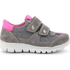 Primigi buty całoroczne dziewczęce 5373322 33 szare. Szare buty dziewczęce sportowe Primigi, bez wzorów, z materiału, bez zapięcia. W wyprzedaży za 229,00 zł.