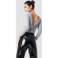 Rut&Circle Top z wiązaniem z tyłu - Silver. Szare topy damskie marki Rut&Circle, bez wzorów, z materiału, bez kołnierzyka. Za 121,95 zł.