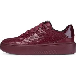 Geox tenisówki damskie Nhenbus 39 burgund. Czerwone trampki i tenisówki damskie Geox, bez wzorów, z materiału, bez zapięcia. W wyprzedaży za 249,00 zł.