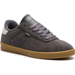 Sneakersy ETNIES - The Scam 4101000462 Grey/Gum 367. Szare półbuty męskie marki Etnies, na co dzień, bez wzorów, z zamszu, eleganckie, bez zapięcia. W wyprzedaży za 219,00 zł.