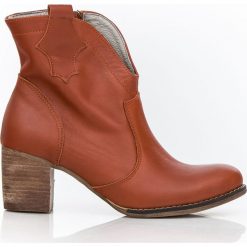 Botki na słupku kowbojki - skóra naturalna - model 503 - kolor brązowy. Pomarańczowe botki damskie Zapato, na wiosnę, z jeansu, eleganckie, z okrągłym noskiem, bez obcasa, na obcasie, bez zapięcia. Za 399,00 zł.