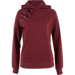 Bluza z kapturem i sznurowaniem bonprix czerwony kasztanowy. Czerwone bluzy rozpinane damskie bonprix, z kapturem. Za 69,99 zł.