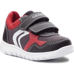 Sneakersy GEOX - B Xunday B. D B841BD 054AU C0260 M Black/Dk Red. Szare trampki chłopięce Geox, bez wzorów, ze skóry ekologicznej, na rzepy. W wyprzedaży za 119,00 zł.