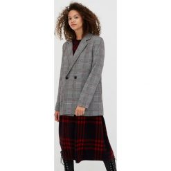 Marynarka w kratkę z guzikami. Szare marynarki damskie Pull&Bear, w kratkę. Za 159,00 zł.