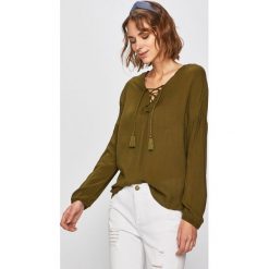 Answear - Bluzka Sweet & Salty. Zielone bluzki damskie ANSWEAR, na co dzień, s, bez wzorów, z wiskozy, casualowe, bez kołnierzyka, bez rękawów. W wyprzedaży za 89,90 zł.