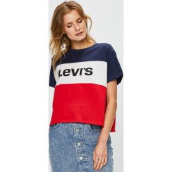 Levi's - Top. Czerwone topy damskie marki Levi's®, s, z nadrukiem, z bawełny, z okrągłym kołnierzem. Za 119,90 zł.