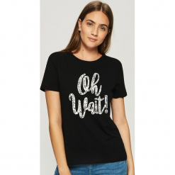 Bawełniany t-shirt z napisem - Czarny. Czarne t-shirty damskie Sinsay, l, z napisami, z bawełny. Za 9,99 zł.