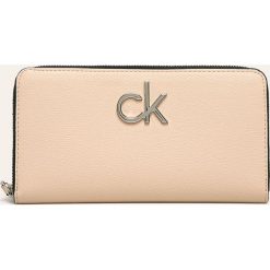 Calvin Klein - Portfel. Czarne portfele damskie Calvin Klein, bez wzorów, ze skóry ekologicznej. W wyprzedaży za 239,90 zł.