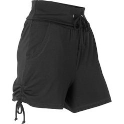 Szorty "wellness" bonprix czarny. Czarne szorty damskie bonprix, w paski. Za 54,99 zł.