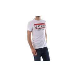 T-shirty z krótkim rękawem Guess M91I55 K8540 STRIPES TEE. Białe t-shirty męskie Guess, s, z aplikacjami, bez kołnierzyka, krótkie. Za 141,84 zł.