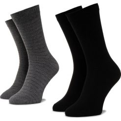 Zestaw 2 par wysokich skarpet unisex WRANGLER - Stripe Socks W0ZD78100 Black. Szare skarpetki damskie Wrangler, bez wzorów, z elastanu. Za 39,00 zł.