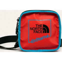 The North Face - Nerka. Czerwone nerki damskie The North Face, w paski, z poliesteru, małe, z nadrukiem, bez dodatków. Za 149,90 zł.