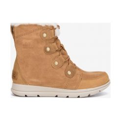 Sorel Explorer™ Joan Śniegowce Brązowy Beżowy. Pomarańczowe śniegowce damskie Sorel, na zimę, ze skóry, bez zapięcia. Za 671,95 zł.