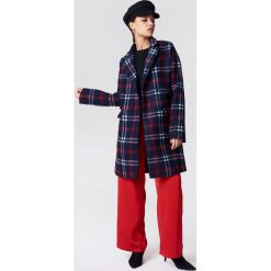 NA-KD Krótki płaszcz w kratę - Multicolor,Navy. Niebieskie płaszcze damskie wełniane NA-KD. Za 283,95 zł.
