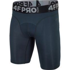 Spodenki baselayer męskie 4FPro SPMF406 - granat. Spodenki męskie termoaktywne xxl, z nadrukiem, z satyny, na fitness i siłownię. W wyprzedaży za 39,99 zł.