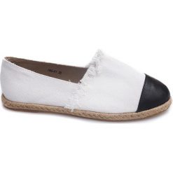 Trampki Espadryle Lniane 760 Biały. Czarne espadryle damskie ButyModne, bez wzorów, ze lnu, bez obcasa. Za 89,00 zł.