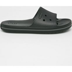 Crocs - Klapki. Czarne klapki damskie Crocs, bez wzorów, z materiału, bez obcasa, na obcasie. Za 129,90 zł.