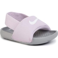 Sandały NIKE - Kawa Slide (TD) BV1094 501 Iced Lilac/White/Particle Grey. Różowe sandały dziewczęce Nike, ze skóry, bez zapięcia. Za 99,00 zł.