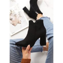 Czarne Botki Hockley. Czarne botki damskie Renee, bez obcasa, na obcasie, bez zapięcia. Za 139,99 zł.