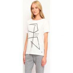 T-shirt krótki rękaw damski z nadrukiem. Białe t-shirty damskie DRYWASH, s, z nadrukiem, z bawełny, klasyczne. Za 39,99 zł.