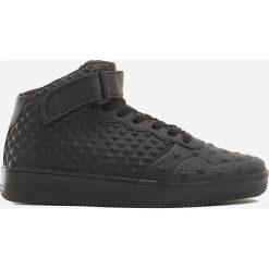 Czarne Buty Sportowe Kissy. Czarne buty sportowe męskie Born2be, bez zapięcia. W wyprzedaży za 44,99 zł.