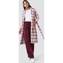 NA-KD Classic Długi płaszcz w kratę - Pink. Płaszcze damskie NA-KD Classic, w paski. Za 323,95 zł.