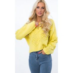 Sweter z serduszkami żółty MISC216. Żółte swetry klasyczne damskie marki Fasardi. Za 119,00 zł.