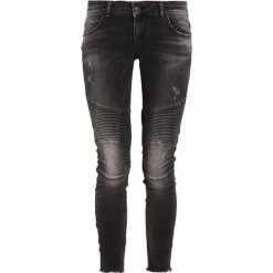 LTB ADELINDA Jeansy Slim Fit vista black wash. Czarne rurki damskie marki LTB, z elastanu. W wyprzedaży za 175,45 zł.