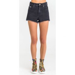 SZORTY VERSACE JEANS COUTURE. Czarne szorty damskie Versace Jeans Couture, z aplikacjami, z elastanu. Za 949,00 zł.