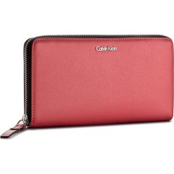 Portfele damskie: Duży Portfel Damski CALVIN KLEIN BLACK LABEL – Frame Large Ziparoun K60K604014 618