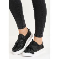 Czarne Slip On Kerny. Czarne tenisówki damskie Born2be, w paski. Za 59,99 zł.