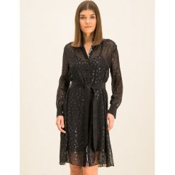 Sukienka koszulowa Karl Lagerfeld Leopard Jacquard 96KW1309. Czarne sukienki damskie KARL LAGERFELD, bez wzorów, z jedwabiu, z koszulowym kołnierzykiem, bez rękawów, koszulowe. W wyprzedaży za 899,00 zł.