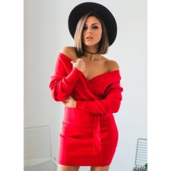 Sukienka Janette red. Czerwone sukienki damskie Fanaberia.com, bez wzorów, bez kołnierzyka, bez rękawów, kopertowe. Za 139,00 zł.