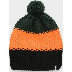 Czapka męska CAM011 - khaki. Brązowe czapki męskie 4f, bez wzorów, ze splotem. W wyprzedaży za 44,99 zł.